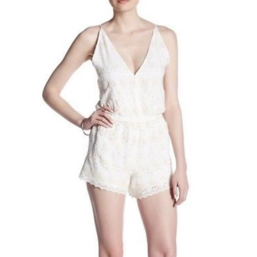 NWT Gypsy 05 ✌🏻 Boho Eyelet Romper Ivory Shorts